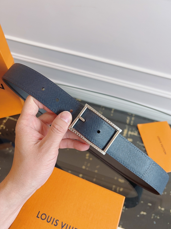 ルイヴィトンベルト正面デザイン